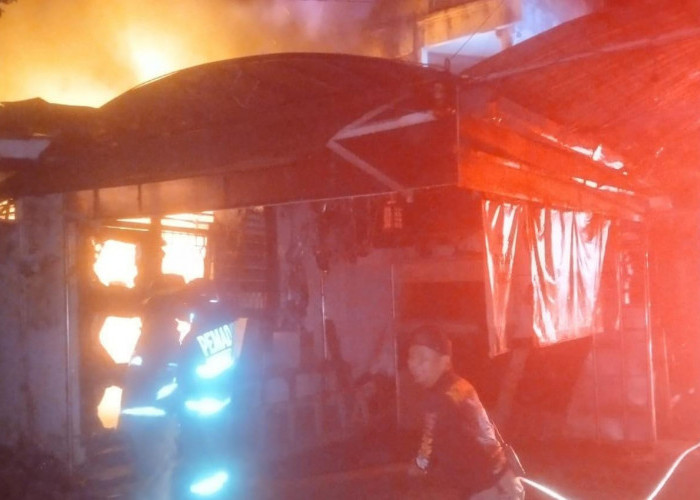 Konveksi Baju di Ciomas Terbakar, Diduga Akibat Konsleting Listrik