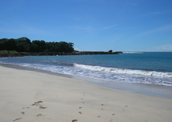 3 Pantai Ini Jaraknya Dekat dari Bandung Loh!  Penasaran Pantai Apa Saja? Simak Ulasannya Berikut Ini!