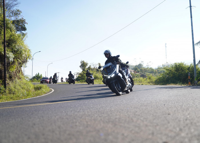 Tips Aman Mendahului untuk Pengendara Motor, Jangan Asal Gas!   