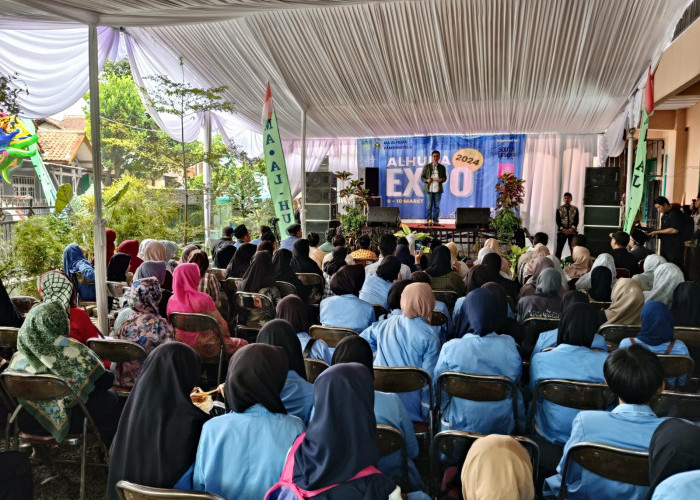 Gebyar Expo 2024 MA Al Huda, Bupati : Tingkatkan Kompetensi dan Kemampuan SDM Pendidikan