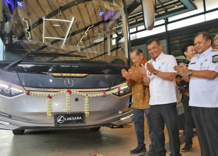 Produk Jateng Diakui Pasar Internasional, Ahmad Luthfi Lepas Ekspor Bus Perdana Karoseri Laksana ke Sri Lanka