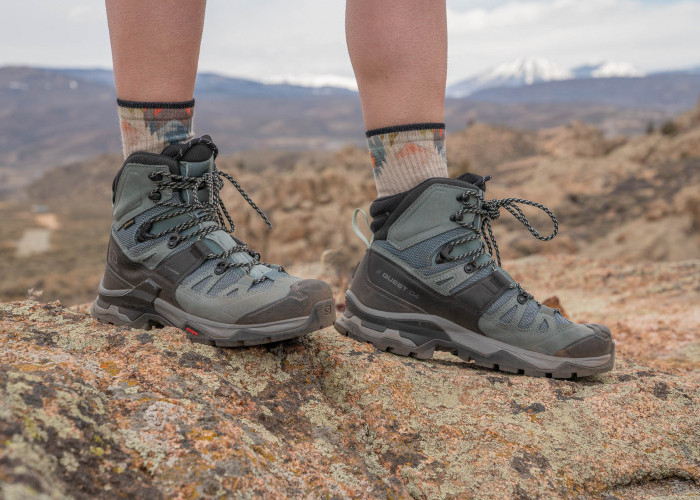 5 Sepatu Hiking Murah dan Awet, Cocok untuk Pendaki Pemula hingga Profesional