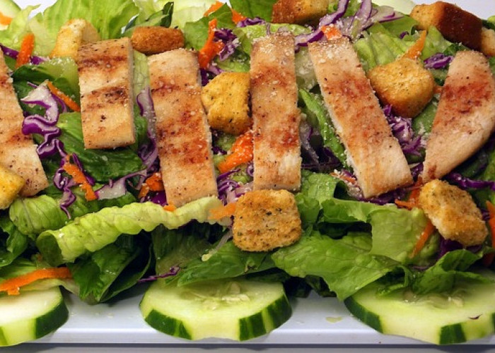  Cara Membuat Caesar Salad yang Segar dan Lezat di Rumah