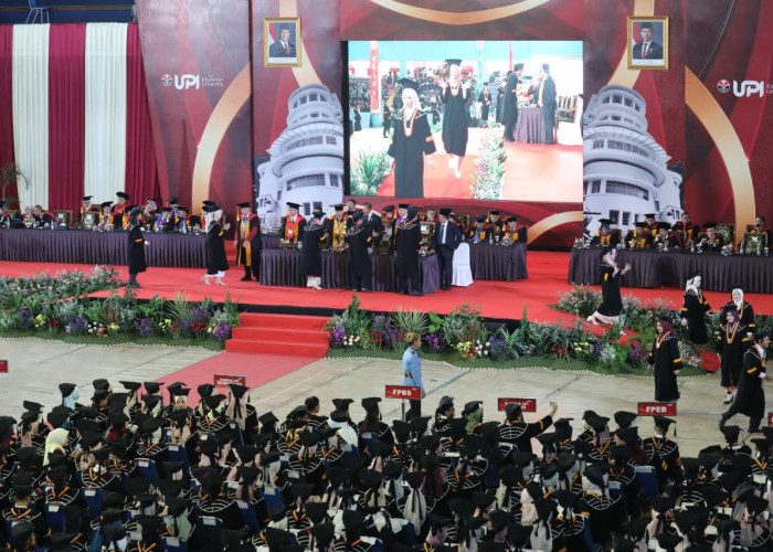 Wisuda 999 Lulusan, Rektor UPI Tekankan Integritas dan Minta Alumni Jadi Solusi bagi Bangsa