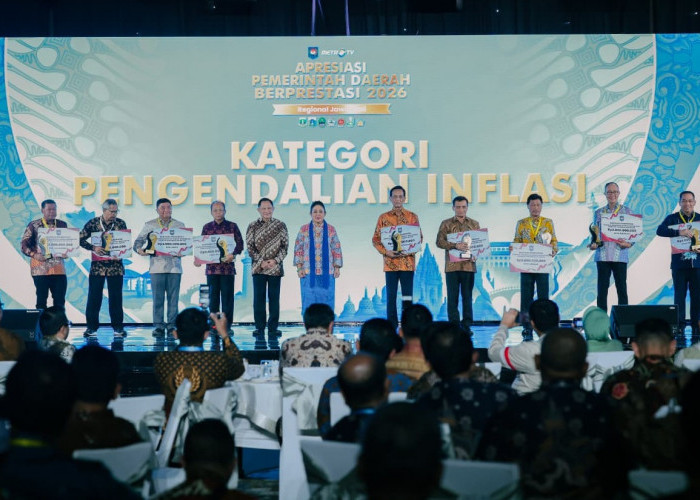 Ahmad Luthfi Antarkan Jawa Tengah Raih Penghargaan Pengendalian Inflasi dari Kemendagri 