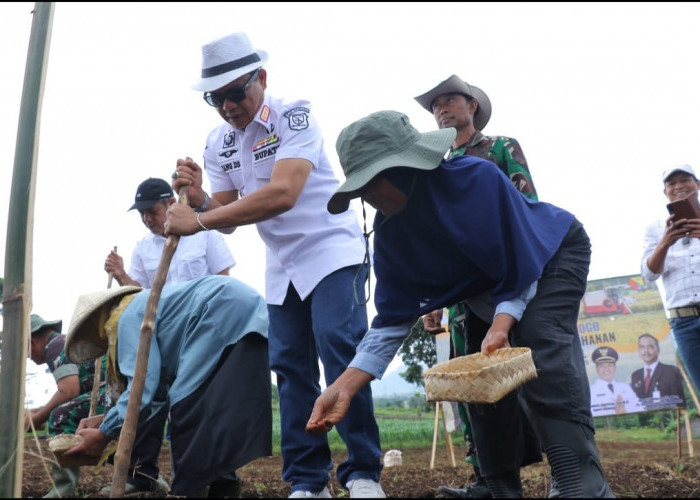 Berbagai Kebijakan Pertanian, Bupati Bandung Kang DS Dipuji Kementerian Pertanian   