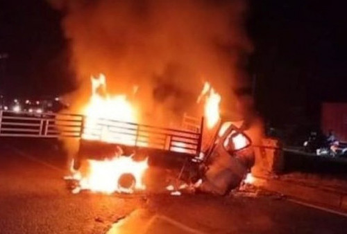 4 Orang Tewas di Kecelakaan Mobil Terbakar Jembatan Cipunagara Subang