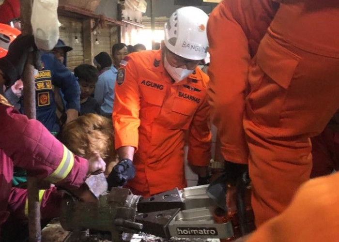Tim Gabungan Selamatkan Warga Terjepit Penggiling Daging di Rancaekek, Evakuasi Dramatis 
