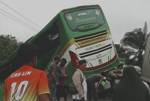 Bus Rombongan Haji Asal Merangin Masuk Jurang