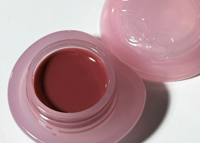 Lagi Viral! 3 Rekomendasi Jelly Blush yang Gemas!