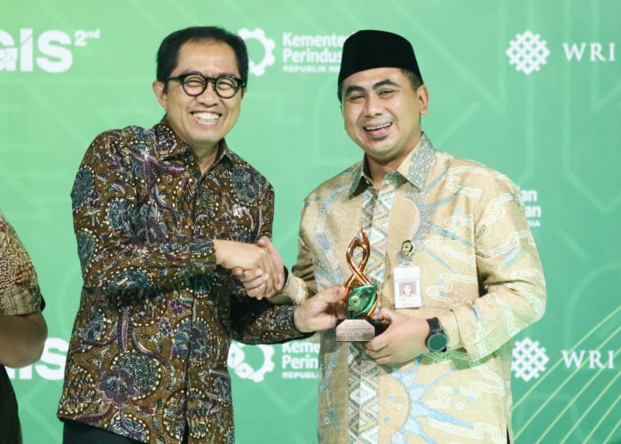 Pemprov Jateng Terima Penghargaan Pemerintah Daerah dengan Implementasi Industri Hijau Terbaik