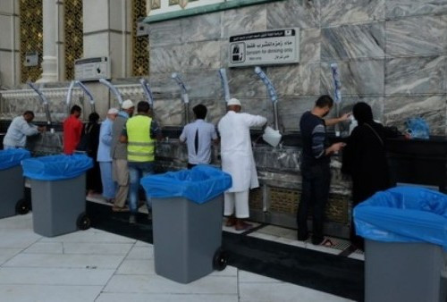 Jemaah Haji Dilarang Bawa Pulang Air Zamzam