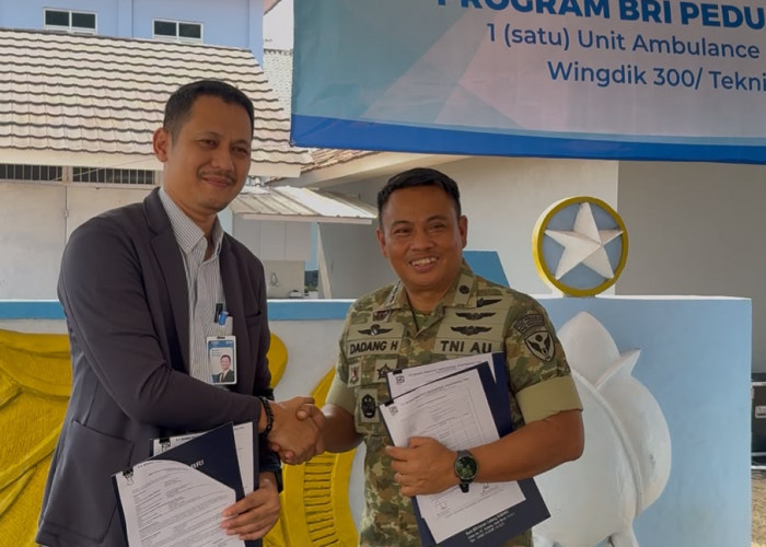 BRI Subang Serahkan Bantuan Ambulans TJSL kepada Wingdik 300/Teknik untuk Penunjang Kesehatan Masyarakat