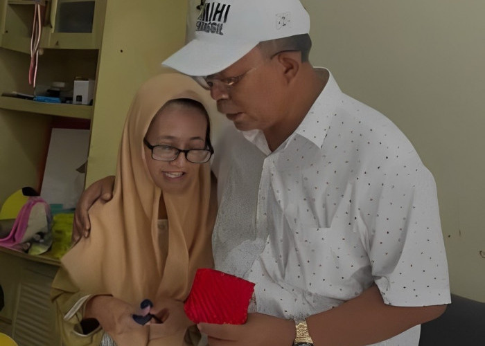 Calon Walikota Dikdik Terenyuh Dengar Curhat Warga Disabilitas Cimahi Saat Blusukan