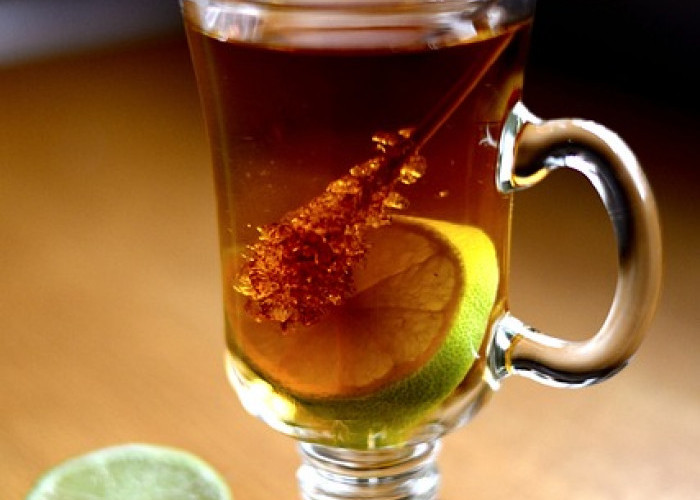 8 Minuman Alami untuk Meredakan Radang Tenggorokan yang Gampang Dibuat di Rumah!