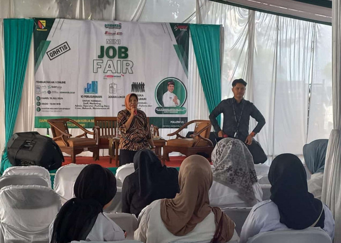 Disnaker Kabupaten Bandung Gelar Mini Job Fair Plt Sekcam Ciparay Minta Para Pencari Kerja Miliki Spirit Bedas