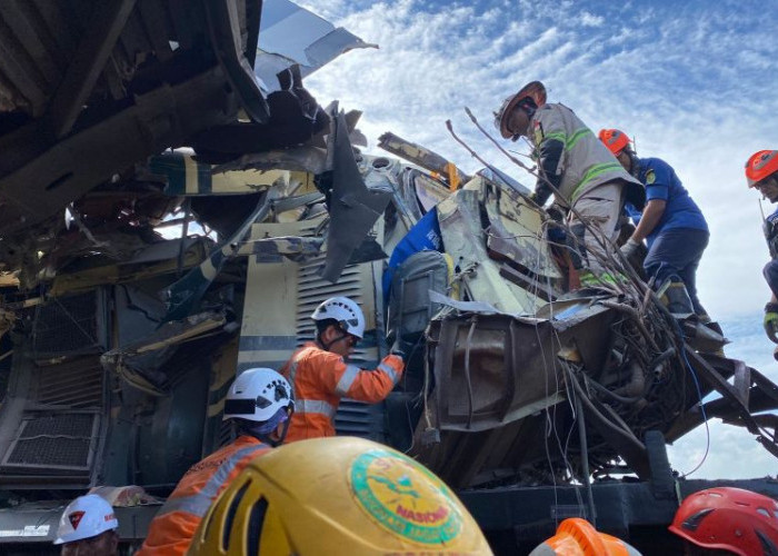 Basarnas Laporkan Seluruh Korban KA di Bandung Selesai di Evakuasi