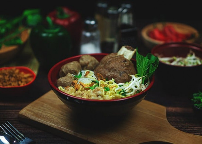 5 Rekomendasi Tempat Makan Bakso Paling Hits di Cimahi