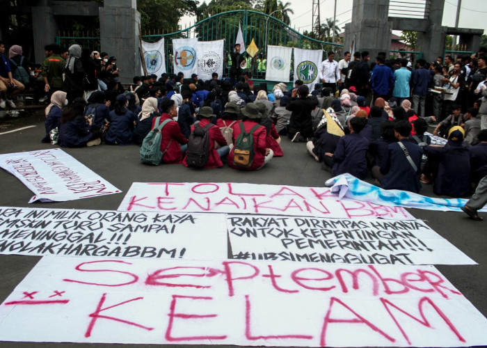 Ratusan Mahasiswa BEM Bogor Raya Unjuk Rasa Minta Pemkab Sampaikan Tuntutan ke Pusat
