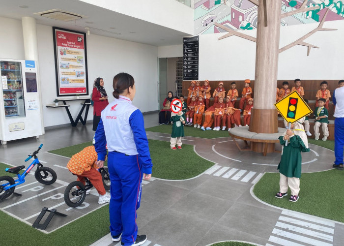 Menanamkan Pentingnya Safety Riding pada Anak-Anak Bersama Instruktur Safety Riding DAM