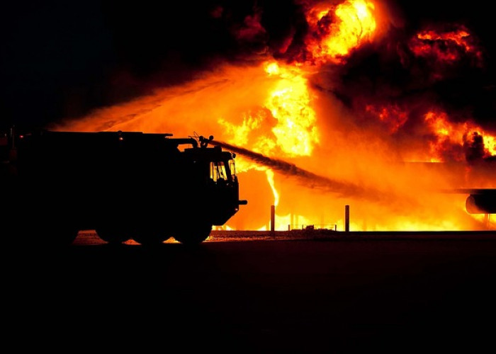 Satu Orang Luka dan Ratusan Motor Hangus Imbas Kebakaran Dekat Gandaria City