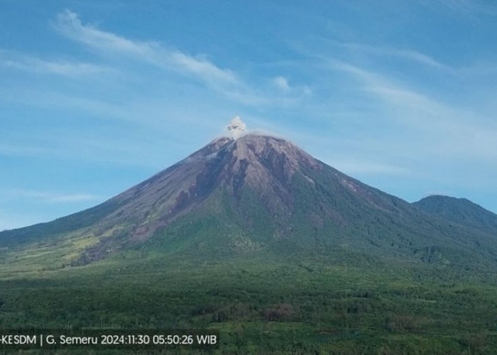 Gunung Semeru Erupsi Tiga Kali dalam Satu Hari, PVMBG Keluarkan Rekomendasi Ketat   