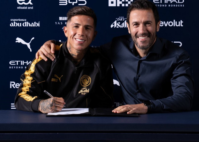 Enzo Fernandez Tinggalkan Chelsea, Resmi Berseragam Manchester City hingga 2031 