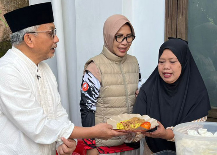 Beruntungnya Warga Cianjur Disiapkan Sarapan Langsung oleh Cagub Jabar Ahmad Syaikhu