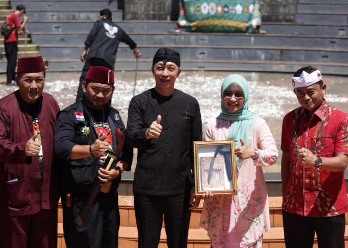Hadir di Lebaran Golok, Wali Kota Bogor Ingatkan Nilai Filosofis dan Historis Golok