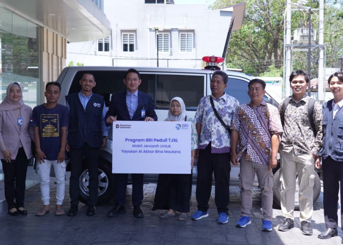 BRI Cabang Cirebon Gunung Jati Serahkan Bantuan Mobil Jenazah kepada Yayasan Al Akbar Bina Maulana