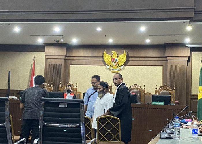 JPU KPK Tuntut Lukas Enembe Selama 10,5 Tahun Penjara Atas Dugaan Suap dan Gratifikasi