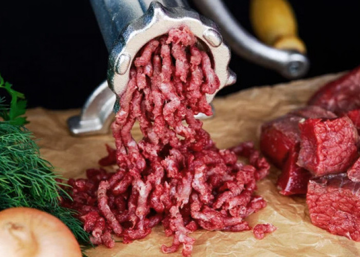 Hati-Hati Menggiling Daging di Pasar! Risiko Kesehatan Ini Mengancam Jika Alat Tidak Bersih