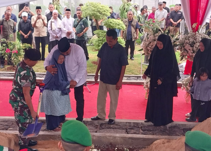 Pemindahan Makam Ayah dan Kakek Bupati Bogor Terpilih Dihadiri Tokoh Penting 