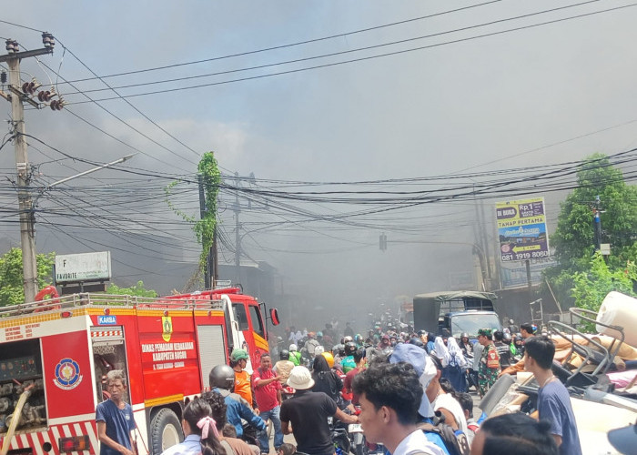 Akibat Kebakaran, Sepanjang Jalan Ciampea Bogor Macet Total