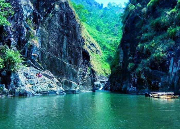 Wisata Leuwi Tonjong, Pesona Surga Tersembunyi di Garut