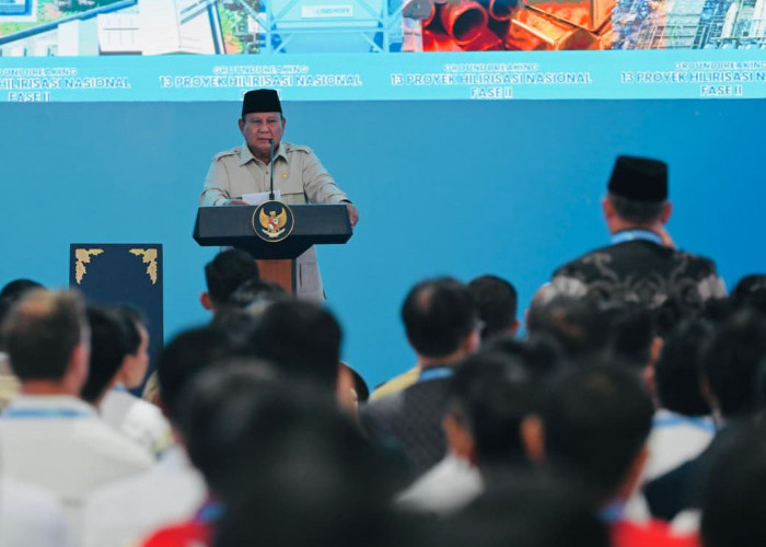 Dari Cilacap, Presiden Prabowo Tegaskan SDA Indonesia Harus Dinikmati Sepenuhnya oleh Rakyat