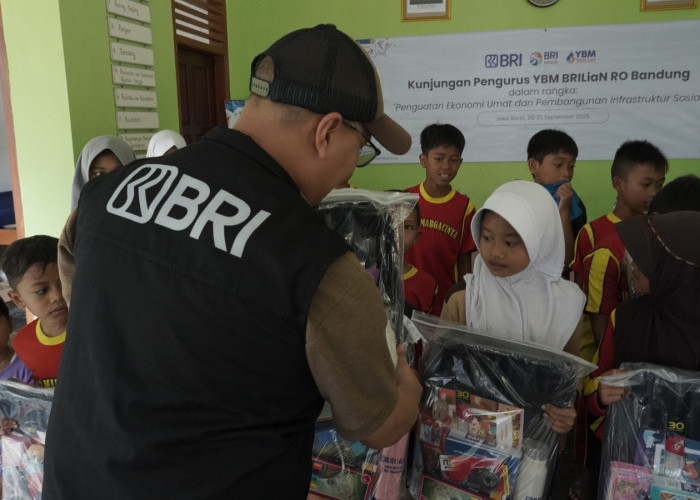BRI melalui YBM BRILiaN Salurkan Zakat untuk Air Bersih dan Pendidikan di Jawa Barat