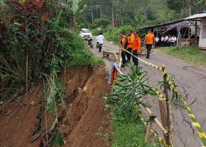 Akses Jalan Perbatasan Cianjur Belum Dibuka untuk Roda Empat