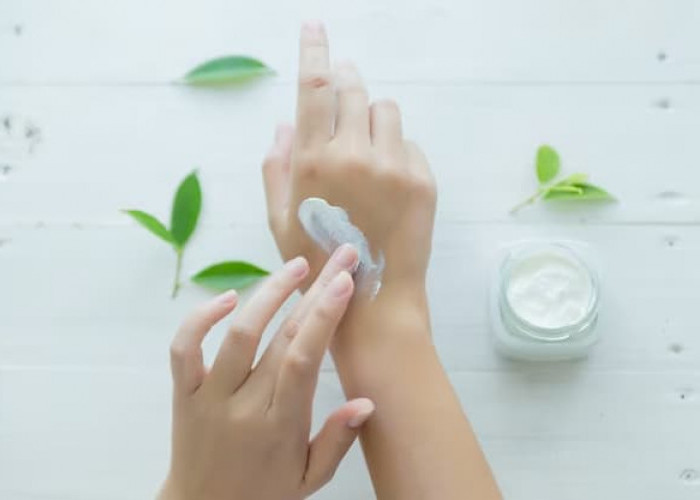 Mencerahkan Kulit dengan Body Lotion: Rekomendasi Kandungan yang Ampuh