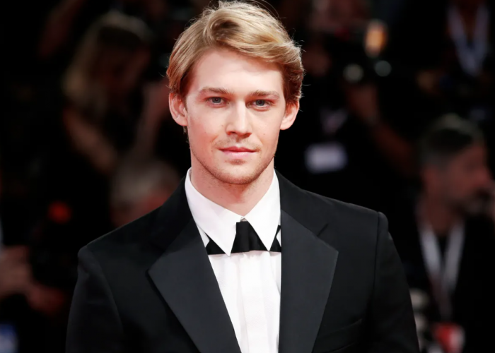 Joe Alwyn Mendukung Gencatan Senjata Permanen Di Palestina