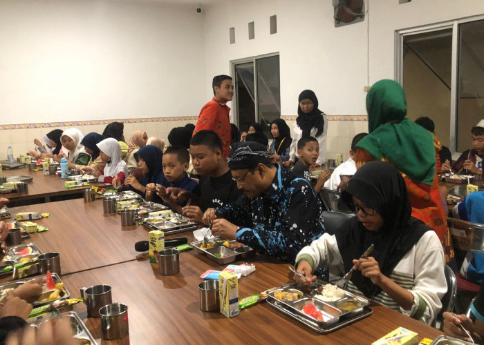 Mensos Gus Ipul: Banyak Siswa Sekolah Rakyat Nangis Saat Makan Bersama