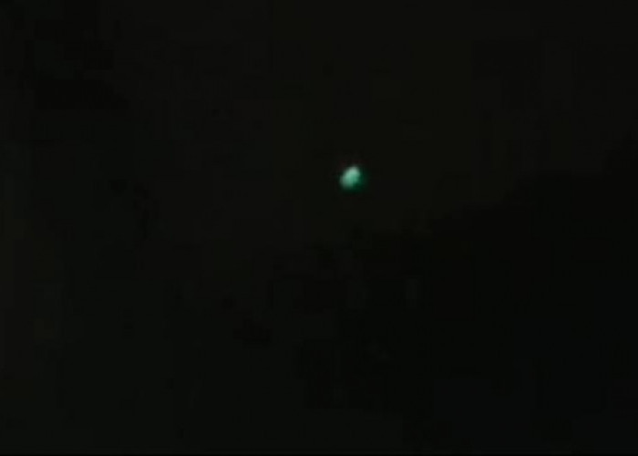 VIRAL! Penampakan UFO di Langit Kota Bandung,  Begini Kata Profesor BRIN  