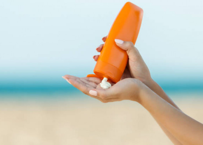 Engga Lengket dan Nyaman Dipakai! 5 Rekomendasi Sunscreen Cocok untuk Cuaca Panas