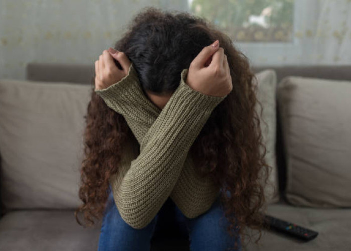 10 Ciri-Ciri Kamu Punya Trauma dari Masa Lalu dan Cara Mengatasinya