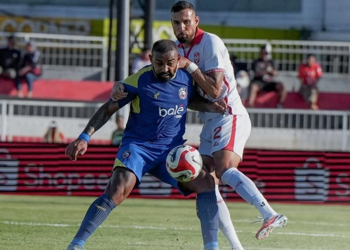 Kick-off 15:30 WIB! Cek Link Live Streaming Arema vs Malut United Laga Super League