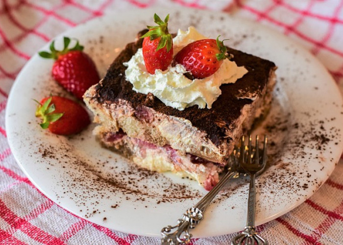 5 Dessert Cantik Berbahan Stroberi yang Menggoda dan Lezat, Bisa Menaikan Mood Jadi Happy !   