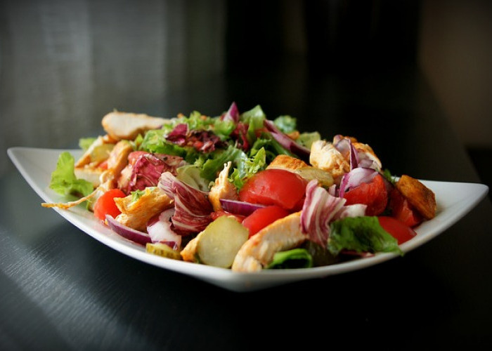 5 Salad Sayuran Rendah Kalori untuk Diet yang Lezat dan Nikmat!   