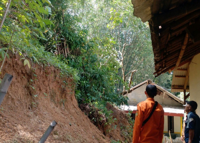 Longsor 7 Meter Ancam Empat Rumah di Klapanunggal Bogor, Begini Kronologinya