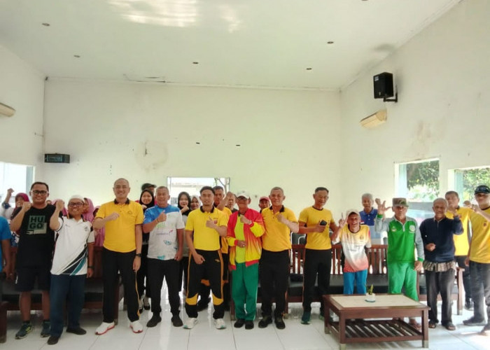 Kunjungi Griya Lansia, Polsek Ciparay Polresta Bandung Santuni 160 Lansia