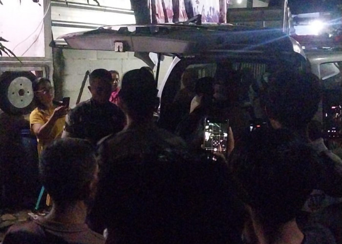 T Temukan Langsung Sang Kekasih Gantung Diri di Pintu Kamar Mandi